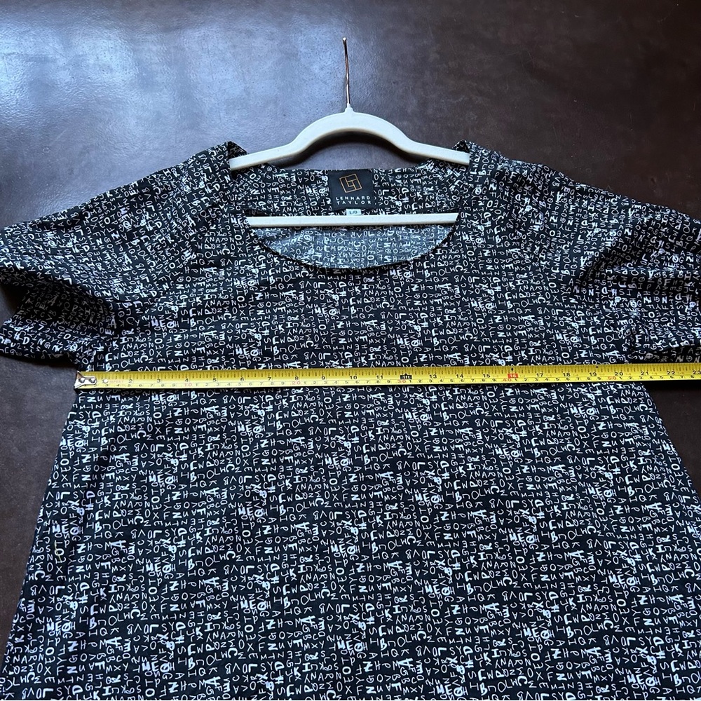 Lennard Taylor- 100% cotton black + white abstract letter oversized top- size L - Picture 10 of 15